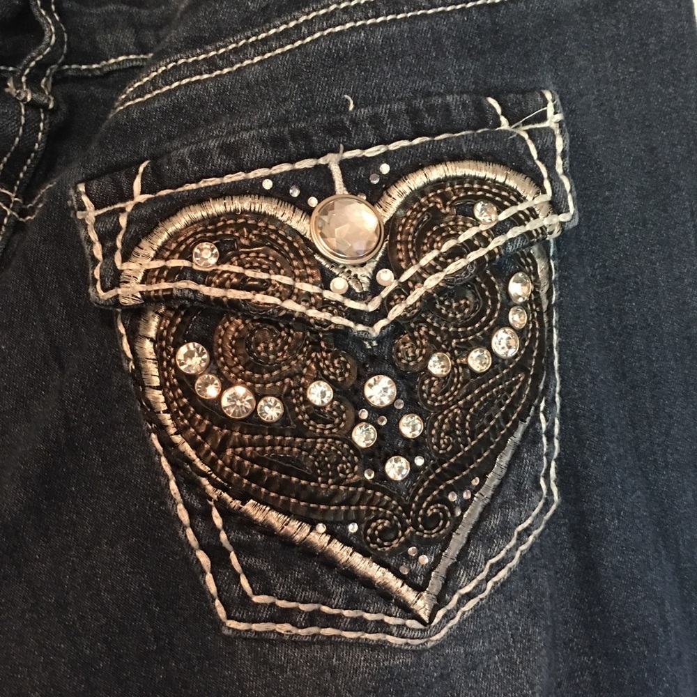 Rue 21 size 13/14 embellished cropped capris